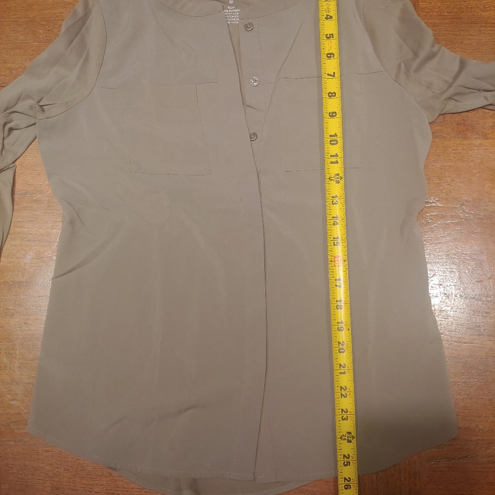 Van Heusen button down - Picture 4 of 4